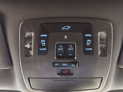 Used 2023 Toyota Sienna Limited AWD/4WD image 33