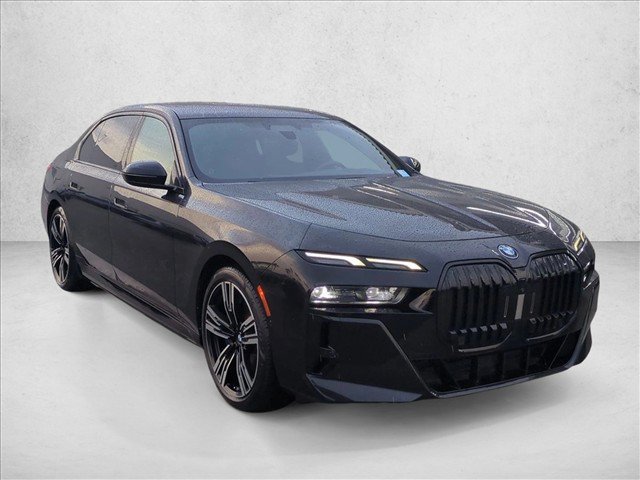 Certified 2023 BMW i7 xDrive60 AWD/4WD image 3