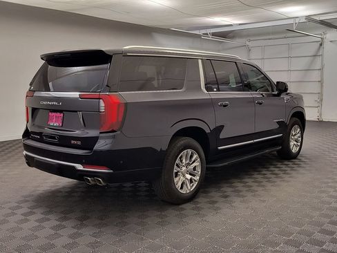 Used 2026 GMC Yukon XL Denali w/ Advanced Technology Package AWD/4WD image 9