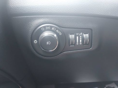 Used 2021 Jeep Compass Latitude w/ Convenience Group AWD/4WD image 22