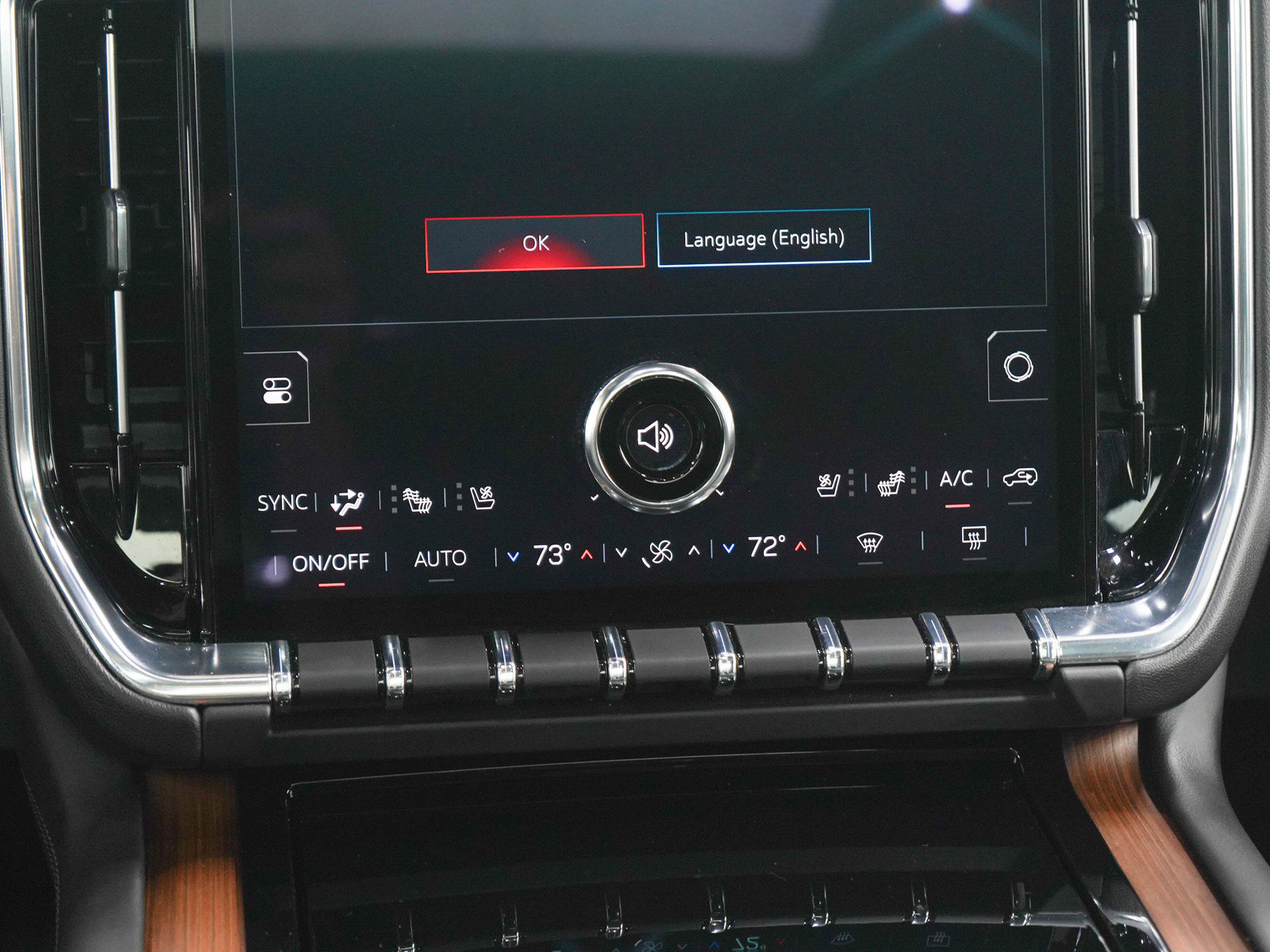 Used 2025 GMC Yukon Denali w/ Sun & Power Step Package AWD/4WD image 21