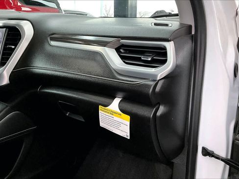 Used 2022 GMC Acadia SLT w/ Elevation Edition image 19