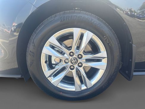 Used 2025 Toyota Sienna Limited FWD image 14