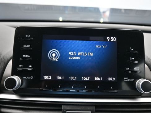 Used 2018 Honda Accord LX image 17