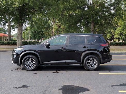 Used 2024 Nissan Rogue S AWD/4WD image 2