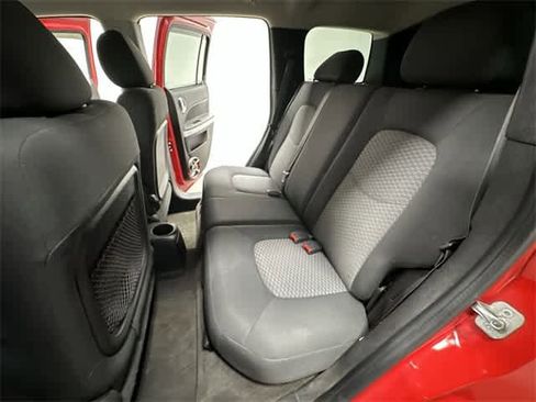 Used 2008 Chevrolet HHR LS image 14