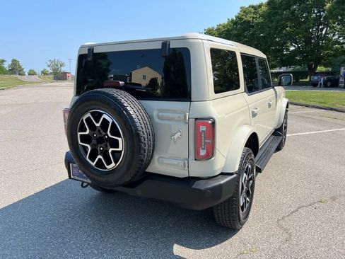 Used 2025 Ford Bronco Outer Banks AWD/4WD image 10