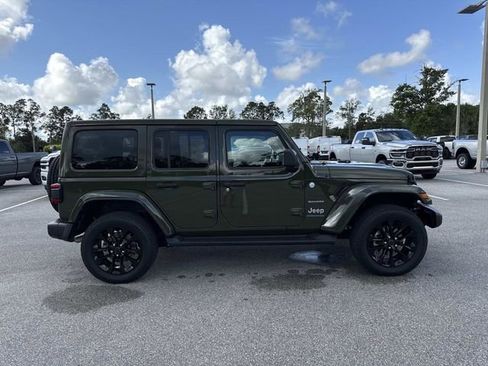 Used 2024 Jeep Wrangler Unlimited Sahara w/ Technology Group AWD/4WD image 2