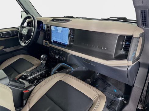 Used 2022 Ford Bronco Wildtrak AWD/4WD image 28