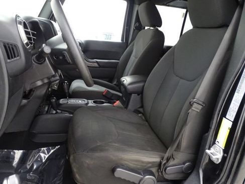 Used 2018 Jeep Wrangler Unlimited Sport AWD/4WD image 11