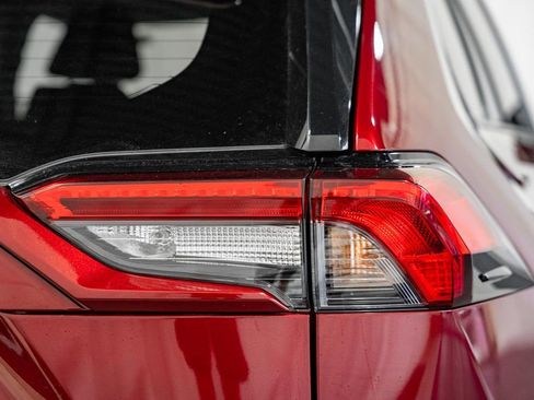 Used 2025 Toyota RAV4 XLE image 6