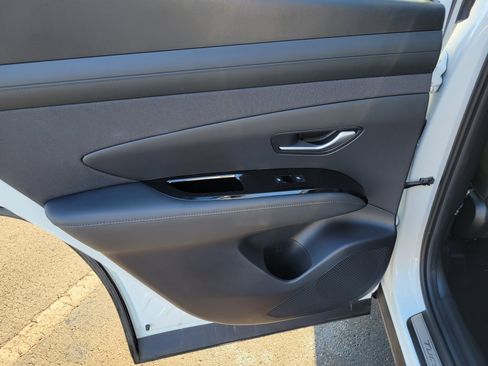 Used 2025 Hyundai Tucson Limited image 14