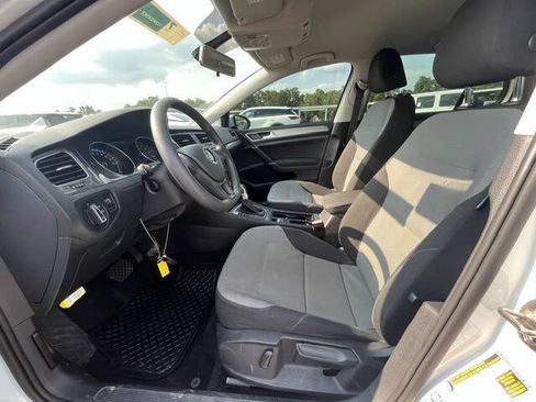 Used 2016 Volkswagen e-Golf SE FWD image 9