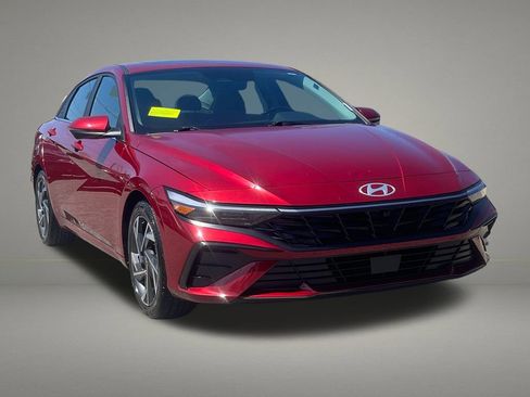 Used 2024 Hyundai Elantra Limited FWD image 8