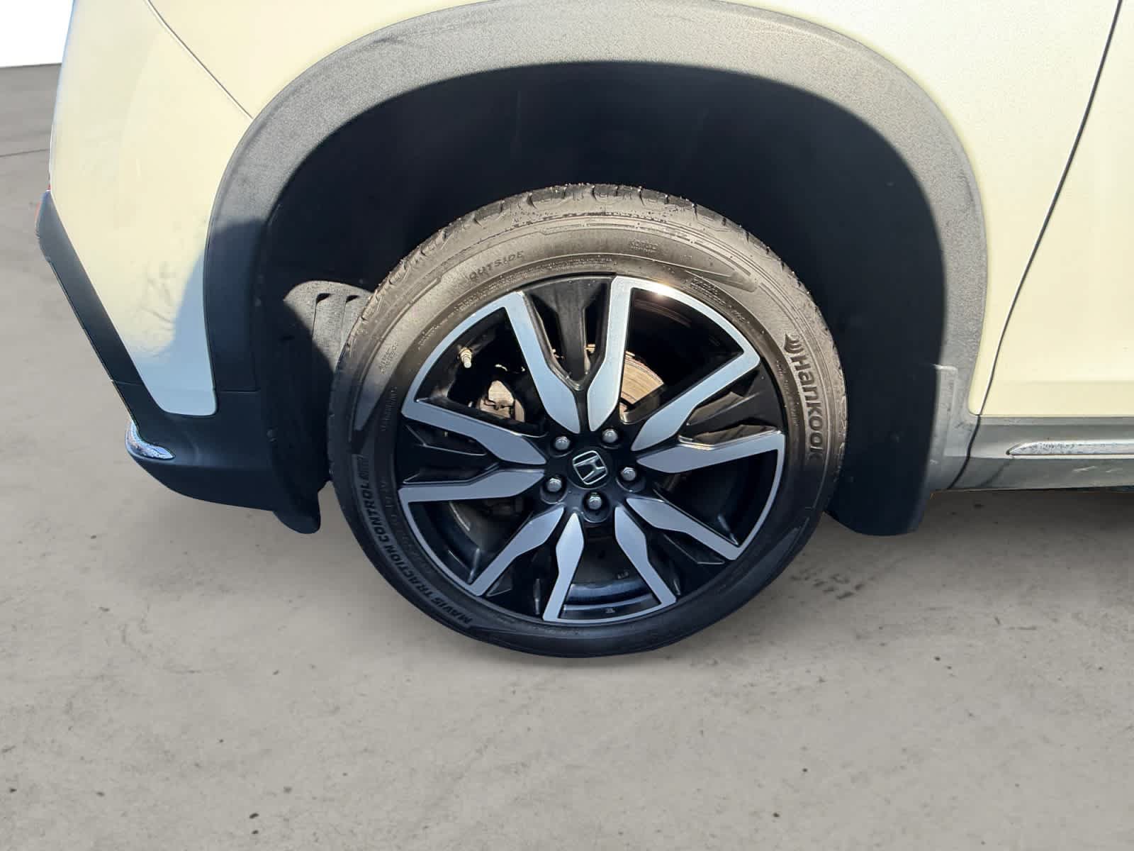 Used 2019 Honda Pilot Touring image 12
