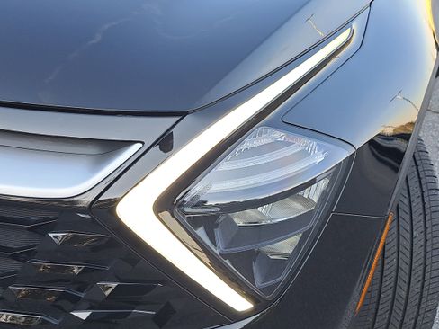 Used 2023 Kia Sportage EX image 28