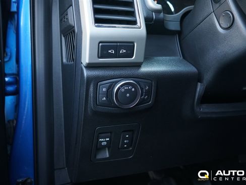 Used 2019 Ford F150 Lariat w/ Equipment Group 502A Luxury AWD/4WD image 23