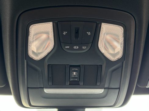 Used 2020 RAM 1500 Big Horn AWD/4WD image 32