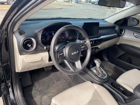 Used 2022 Kia Forte LXS w/ LXS Technology Package image 12