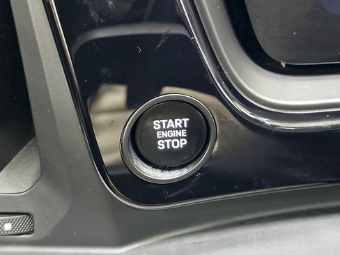 Used 2024 Porsche Cayenne Coupe image 25