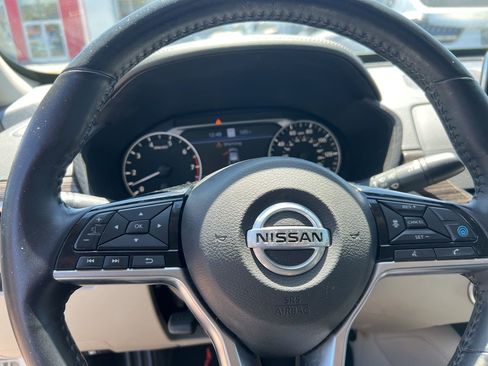 Used 2020 Nissan Altima 2.5 Platinum image 2