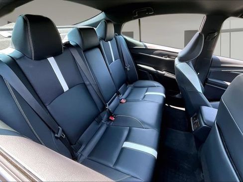 Used 2025 Toyota Camry SE w/ Convenience Package FWD image 22