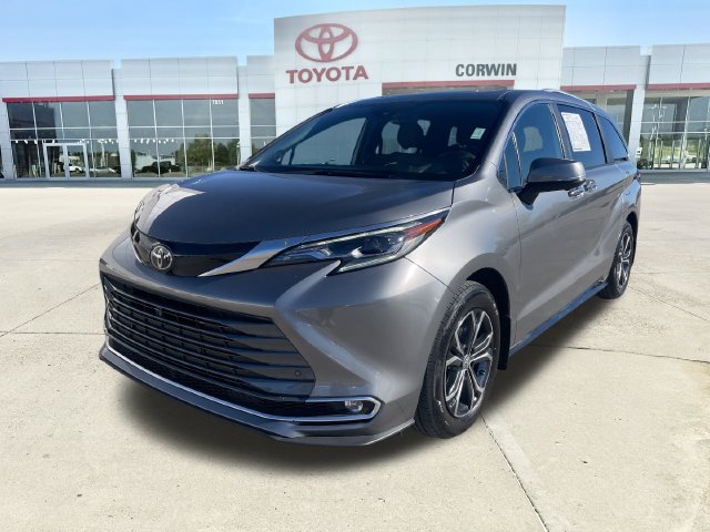 Used 2026 Toyota Sienna Platinum AWD/4WD image 7