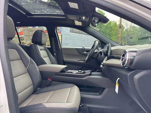 New 2026 Chevrolet Equinox LT w/ Convenience Package II FWD image 10