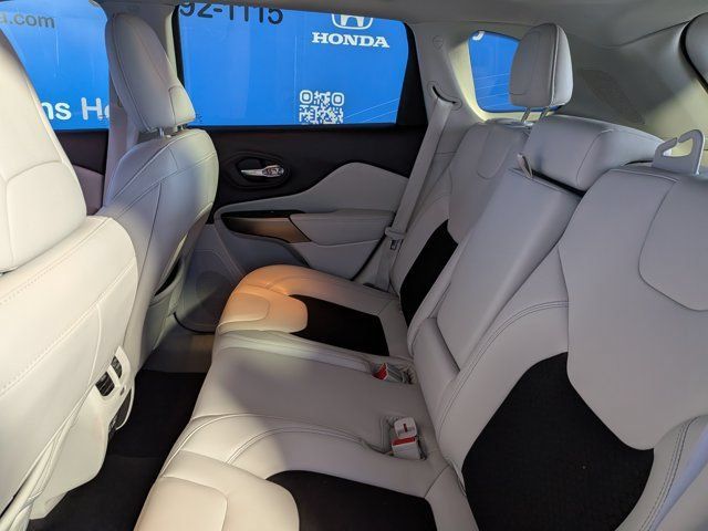 Used 2021 Jeep Cherokee Latitude Plus w/ Sun & Sound Group FWD image 15