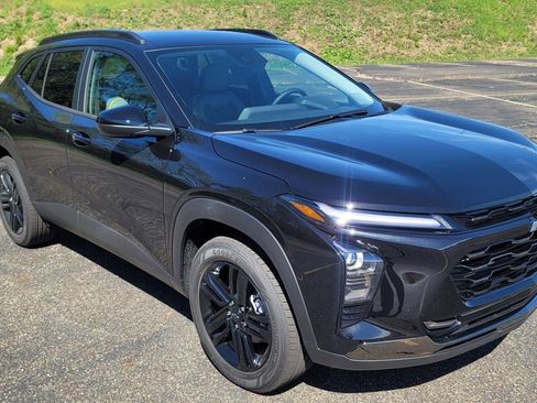 New 2026 Chevrolet Trax ACTIV w/ Driver Confidence Package image 2