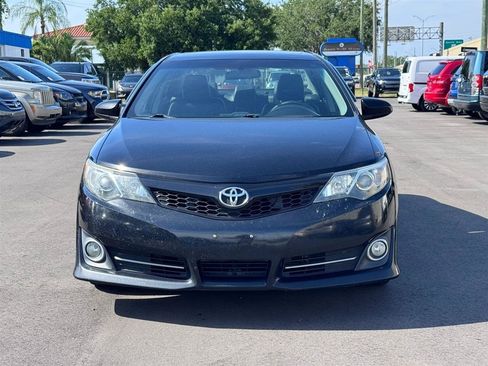 Used 2012 Toyota Camry SE FWD image 3