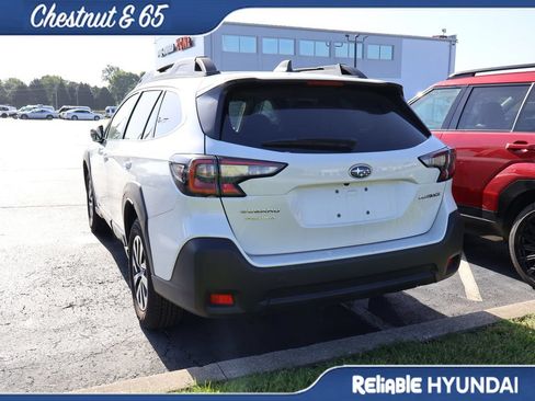 Used 2025 Subaru Outback Premium AWD/4WD image 16