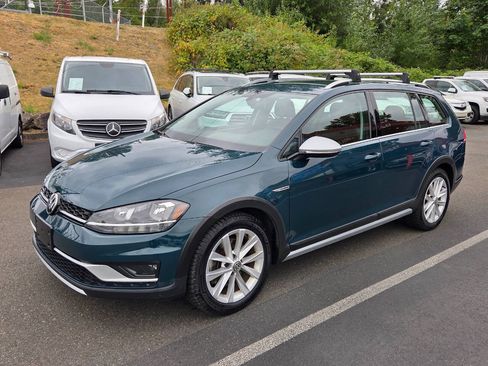 Used 2019 Volkswagen Golf Alltrack S AWD/4WD image 3