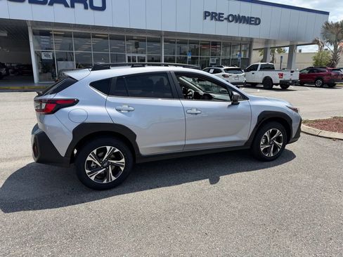 Used 2025 Subaru Crosstrek 2.0i Premium AWD/4WD image 3