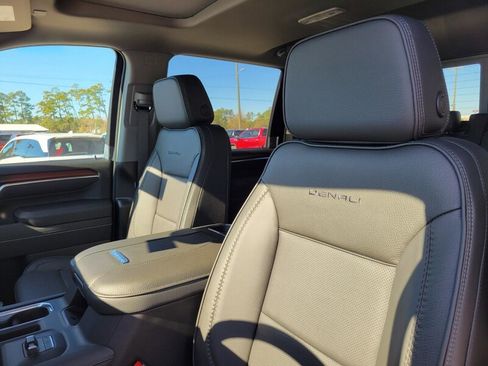 New 2026 GMC Sierra 3500 Denali w/ Denali Reserve Package image 10