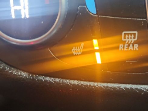 Used 2018 Chevrolet Equinox LT AWD/4WD image 19