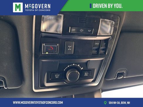 Used 2021 Toyota Tacoma TRD Off-Road w/ TRD Premium Off Road Package AWD/4WD image 25