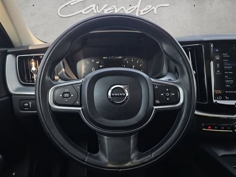 Used 2018 Volvo XC60 T6 Momentum w/ Vision Package AWD/4WD image 21