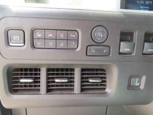 Used 2024 Chevrolet Brightdrop 400 w/ Commercial Equipment Package AWD/4WD image 34