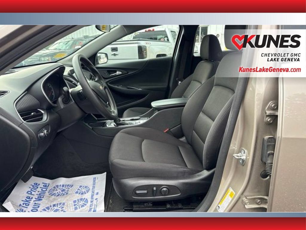 Used 2025 Chevrolet Malibu LT FWD image 14