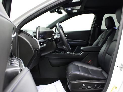 Used 2024 Cadillac XT4 Sport image 12