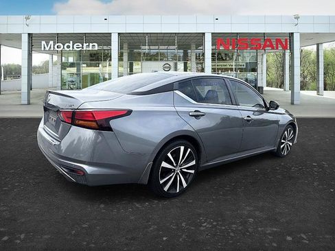 Used 2021 Nissan Altima 2.5 SR w/ SR Premium Package FWD image 5