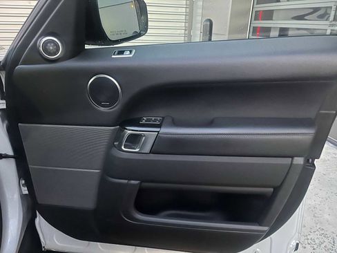 Used 2019 Land Rover Range Rover Sport HSE image 15