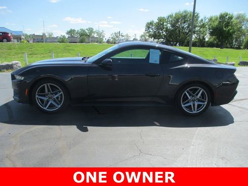 Used 2024 Ford Mustang Coupe image 10