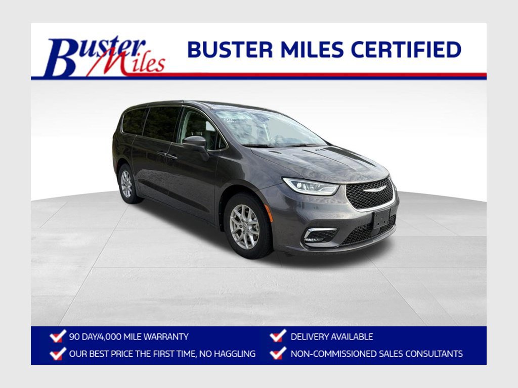 Used 2023 Chrysler Pacifica Touring-L FWD image 1