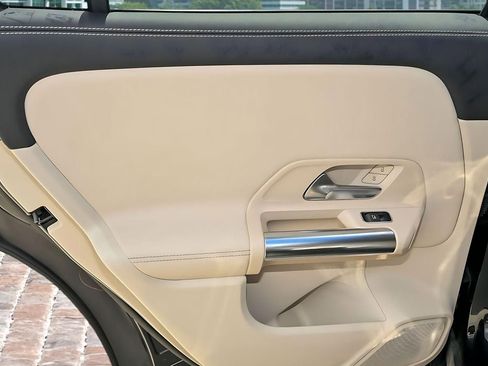 Used 2022 Mercedes-Benz GLA 250 image 11