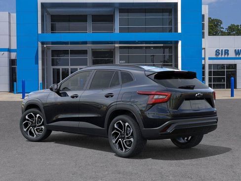 New 2026 Chevrolet Trax RS w/ Sunroof Package FWD image 3