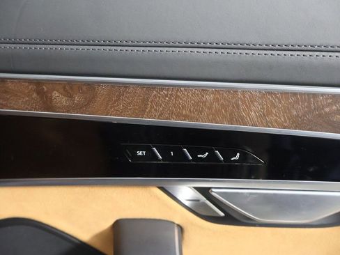 Used 2023 Audi A8 L 3.0T image 43