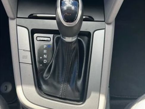 Used 2018 Hyundai Elantra SEL FWD image 25