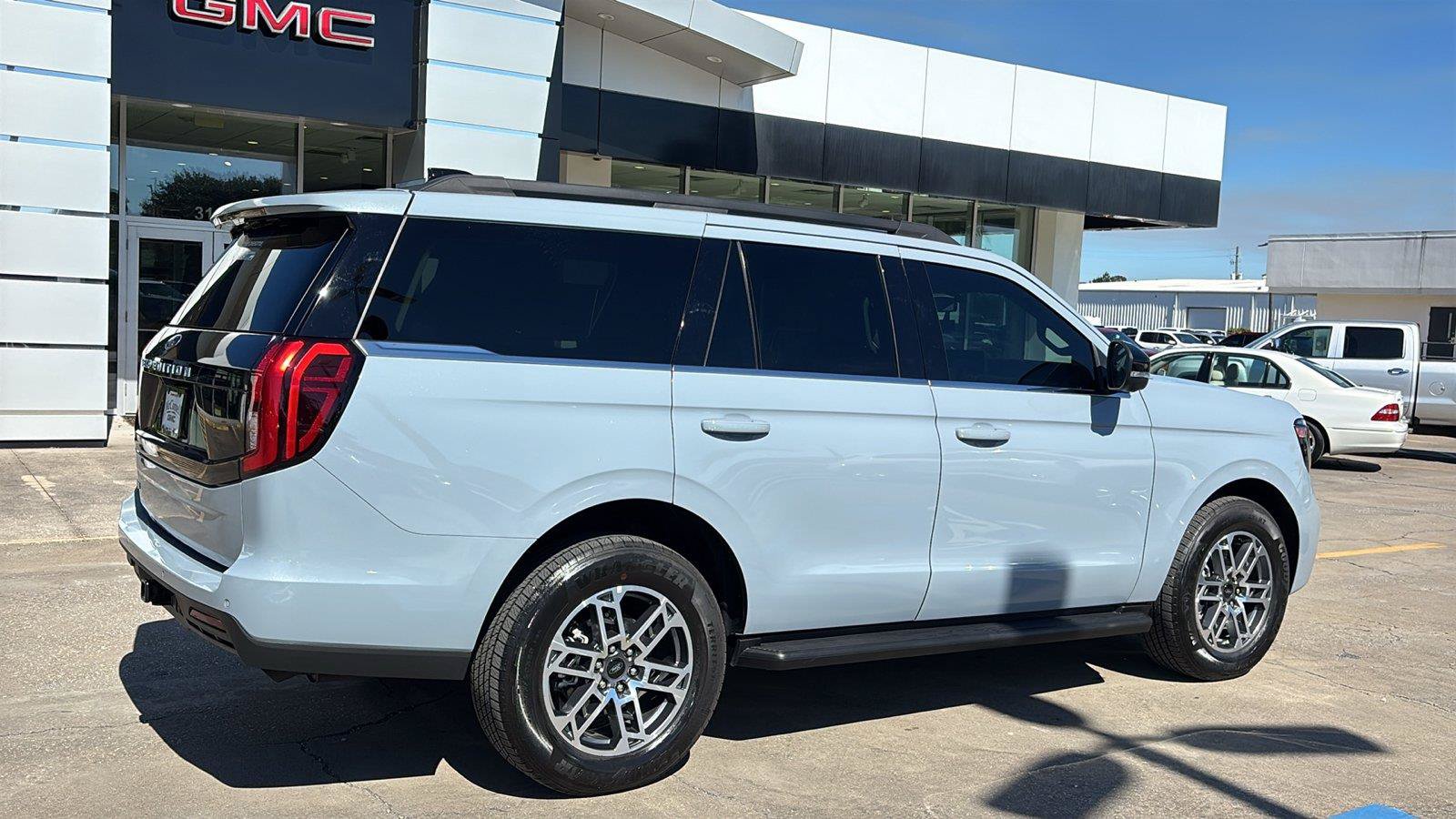 Used 2026 Ford Expedition Active RWD image 7